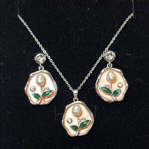 Fresh Water Pearl Floral Necklace with Elegant Pendant and Earrings